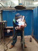 在工地做小工,如何才能成为高工资的焊工大师傅